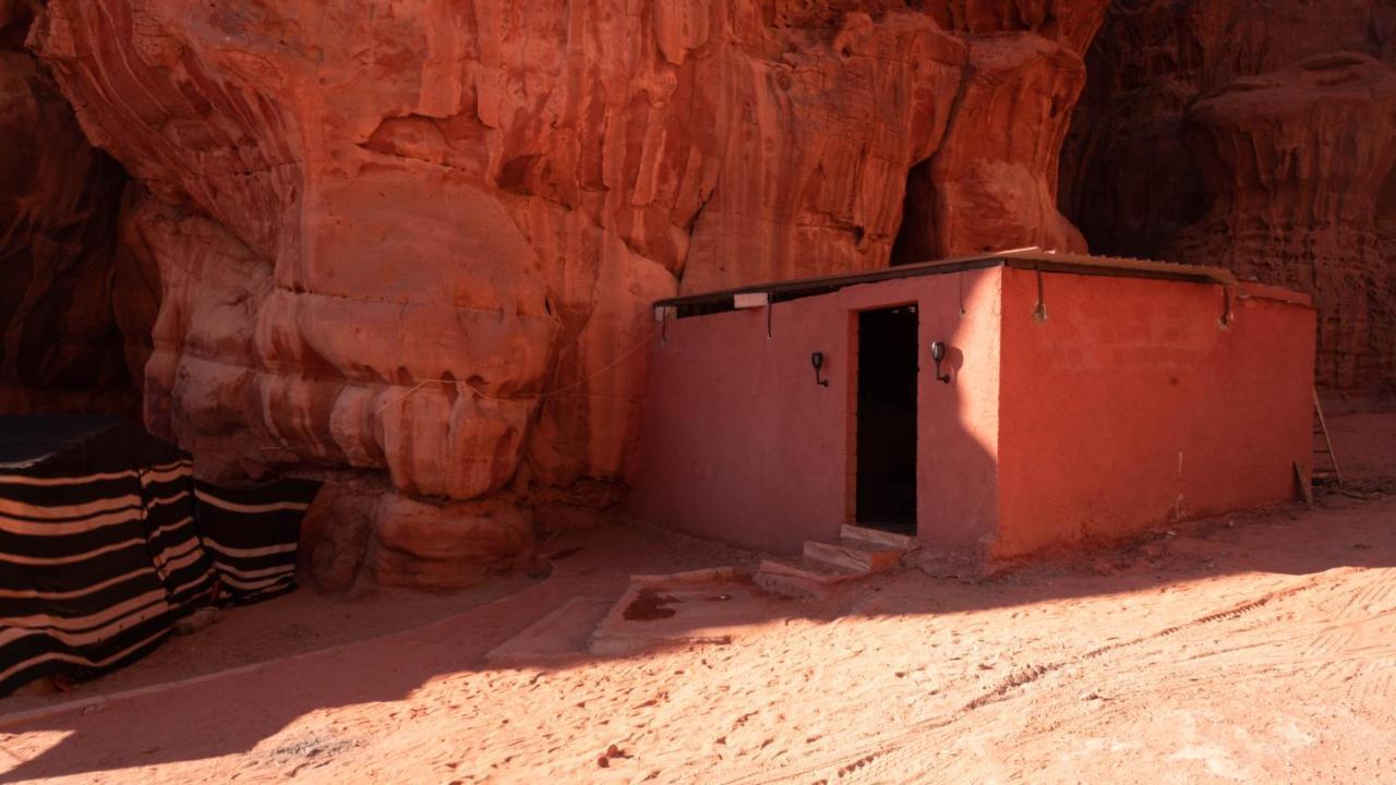 Wadi Rum Meteorite Camp מראה חיצוני תמונה