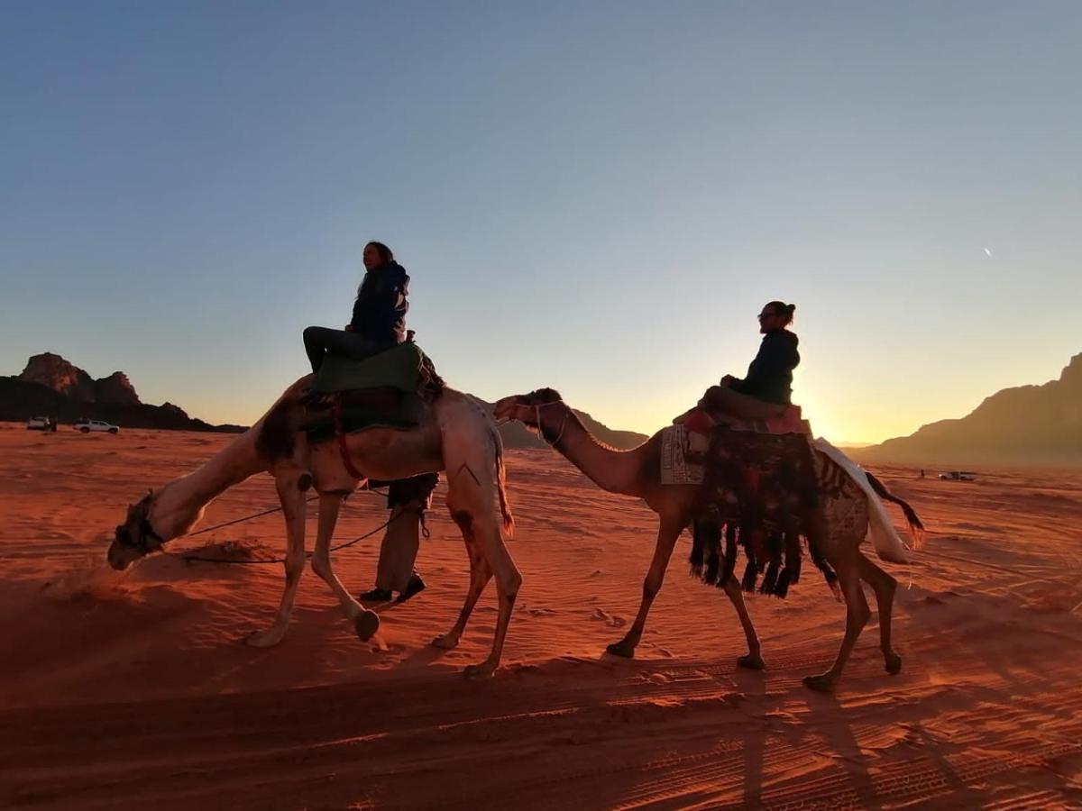 Wadi Rum Meteorite Camp מראה חיצוני תמונה
