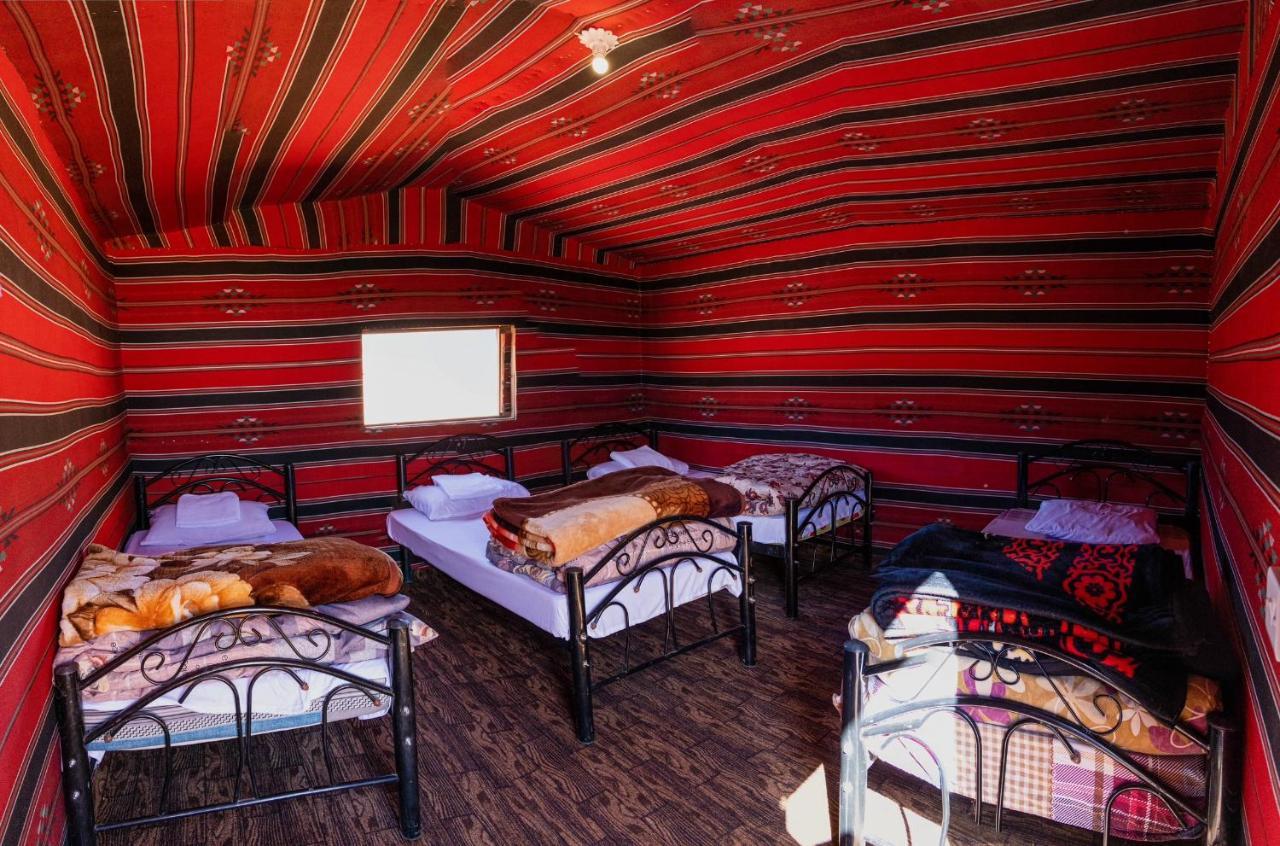 Wadi Rum Meteorite Camp מראה חיצוני תמונה
