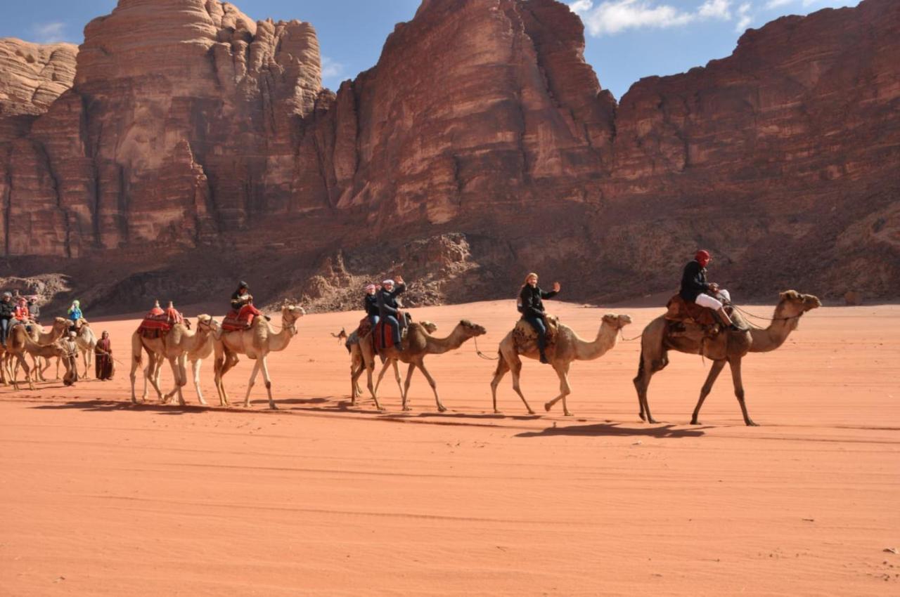Wadi Rum Meteorite Camp מראה חיצוני תמונה